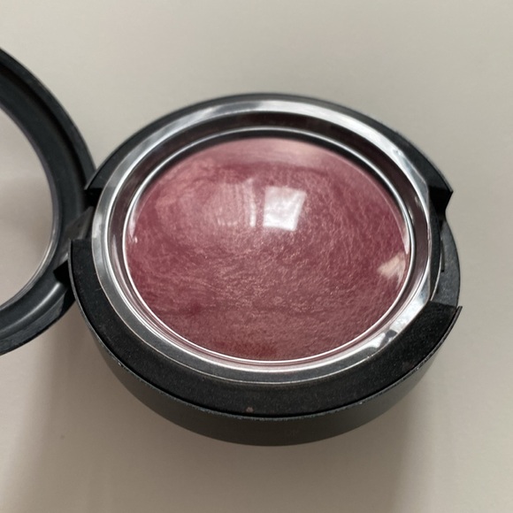MAC Cosmetics Mineralized Blush in Gentle - Picture 5 of 8